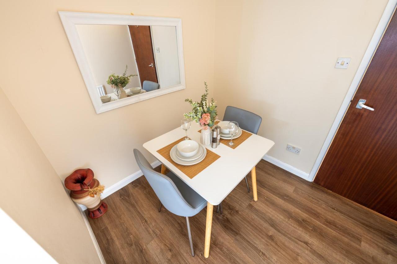 Grange Studio Apartment - Heathrow Staines-upon-Thames Dış mekan fotoğraf