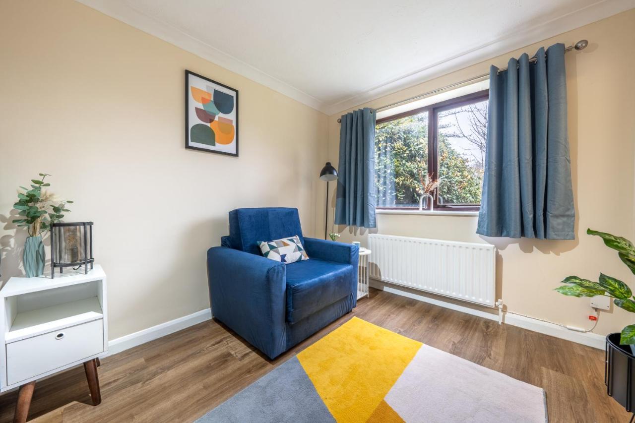 Grange Studio Apartment - Heathrow Staines-upon-Thames Dış mekan fotoğraf