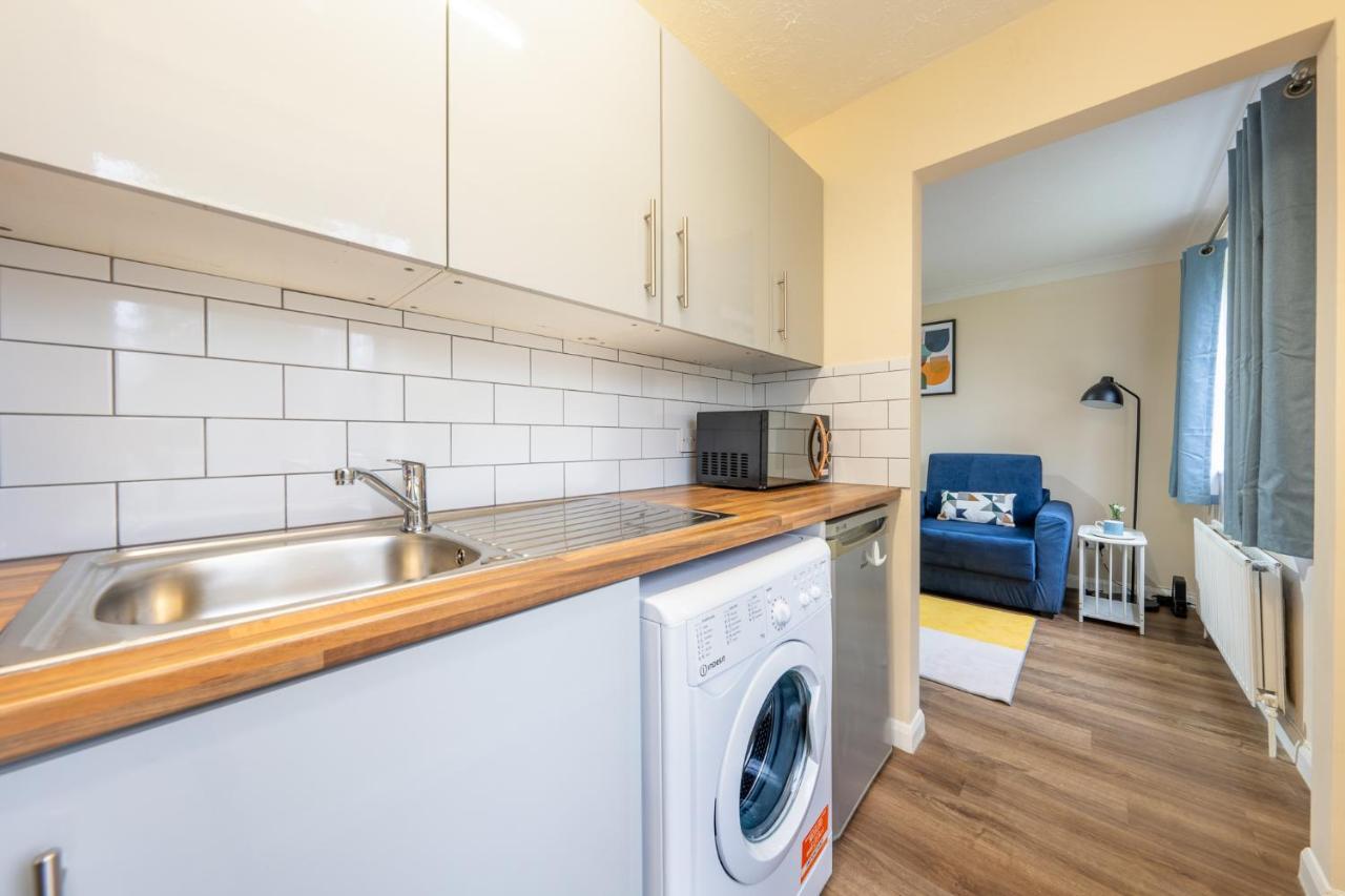 Grange Studio Apartment - Heathrow Staines-upon-Thames Dış mekan fotoğraf